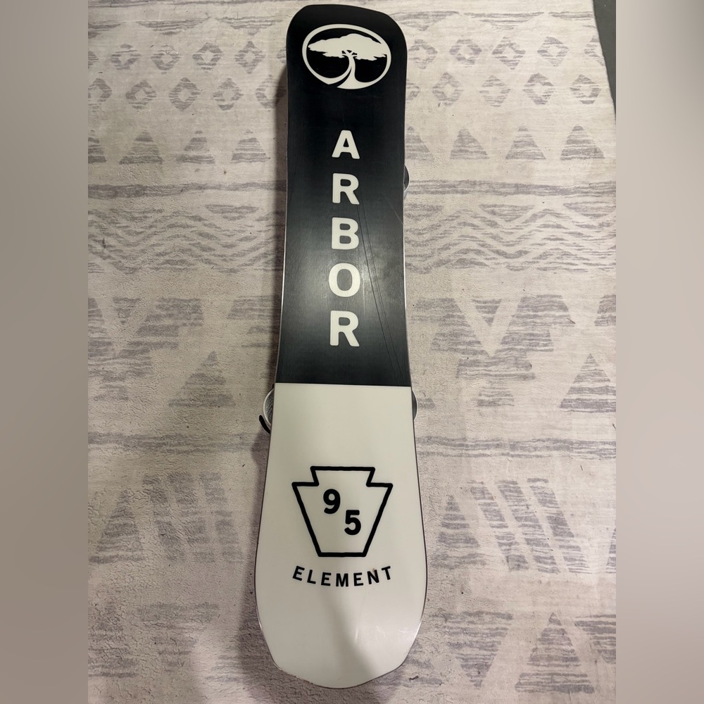 Arbor Element Camber 156 with Union Force medium bindings - Picture 3 of 5